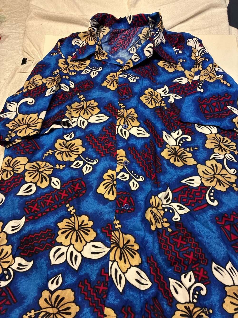 Squish Hawaiian Shirt Blue Hibiscus Floral Print Tropical Short Sleeve Button-Up